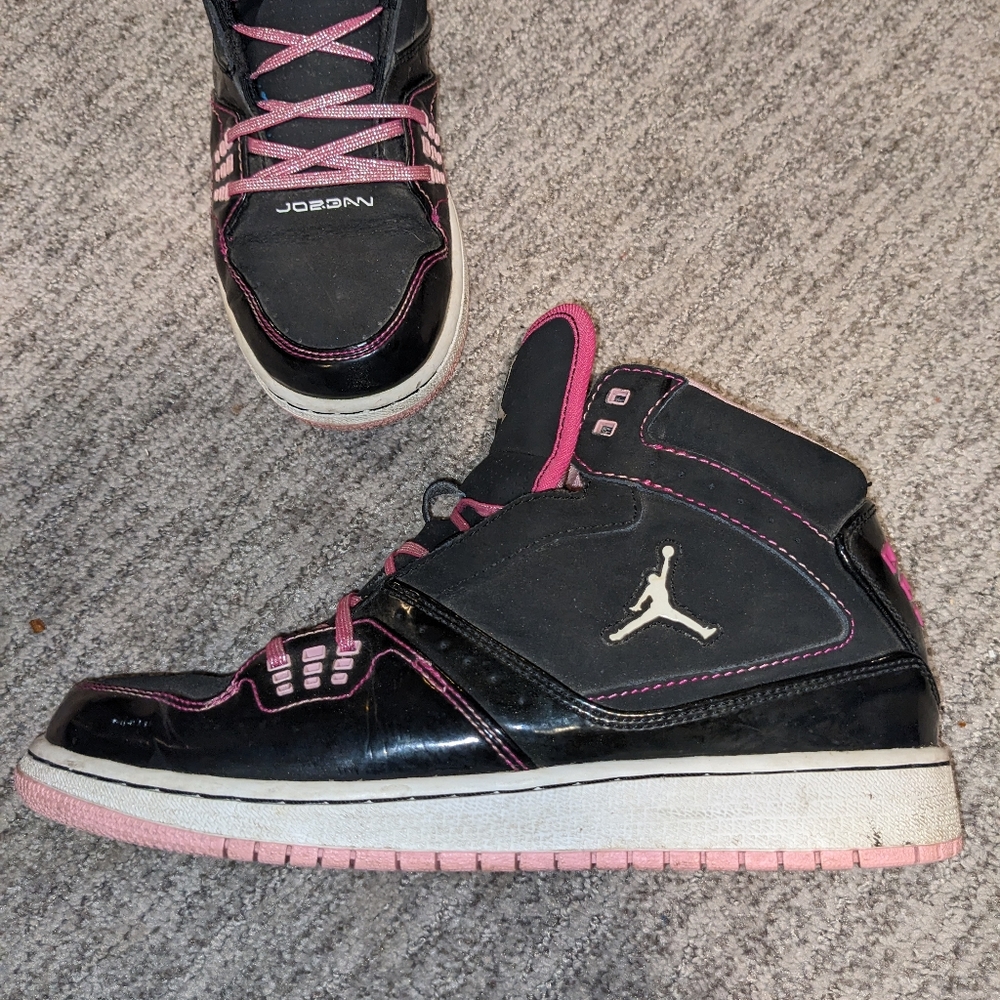 Girls Nike Air Jordans 1 Flight black/white/pink size: 6.5Y - Picture 3 of 11